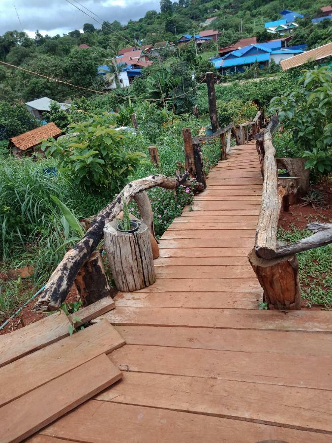 Happy Bungalow & Trekking Banlung Exterior foto